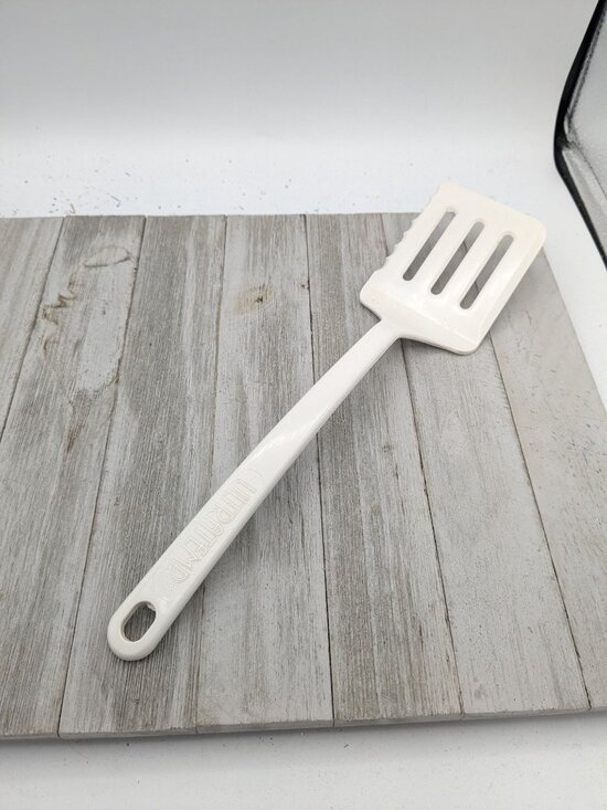 Robinson Other - Vintage Ultratemp Serrated Slotted Spatula White Turner Flipper Robinson